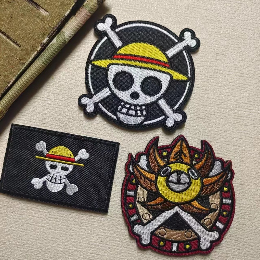 One Piece Badg Cartoon sleeve  - Velcro Sew On avaliação e preço