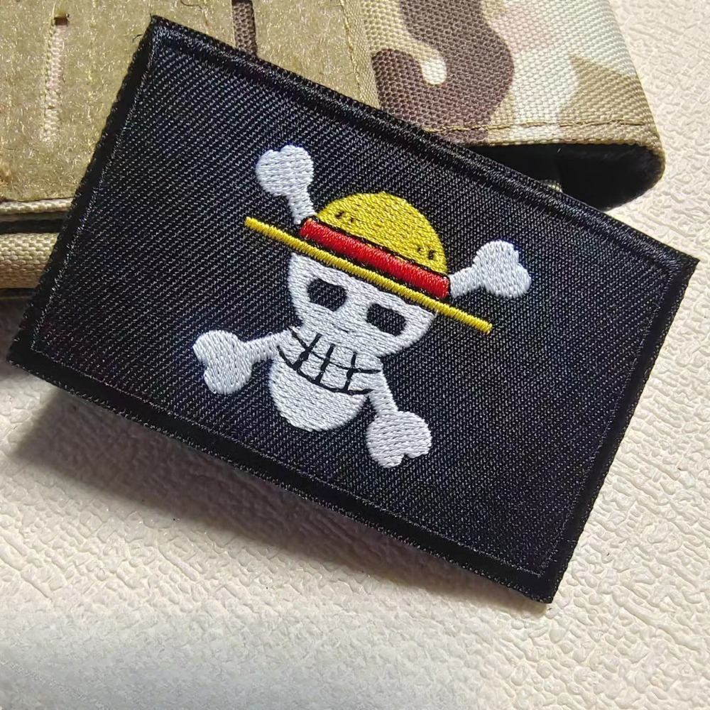 One Piece Badg Cartoon sleeve  - Velcro Sew On avaliação e preço